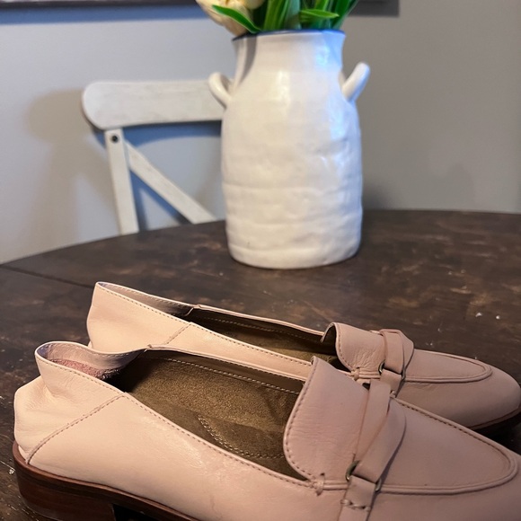 Aerosoles Elegant Women's Pink Loafers - Picture 2 of 16